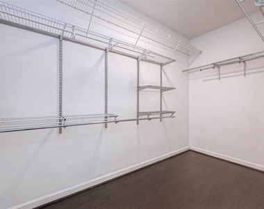 4515 Briar Hollow Place - Photo Thumbnail 9