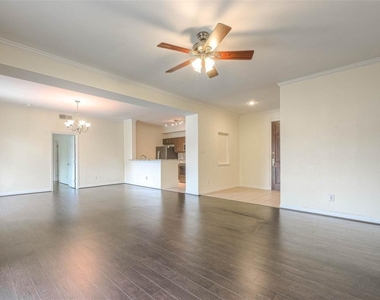 4515 Briar Hollow Place - Photo Thumbnail 4