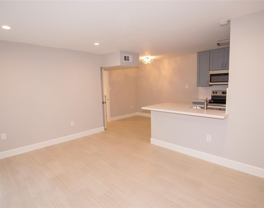 2201 Fountain View Drive - Photo Thumbnail 1