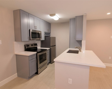 2201 Fountain View Drive - Photo Thumbnail 2