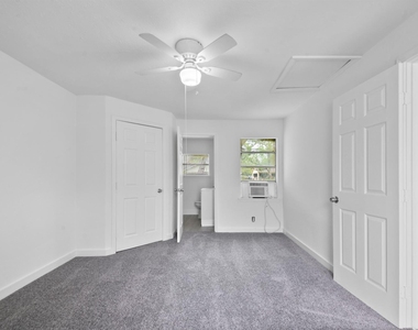 806 East Emily Avenue - Photo Thumbnail 3