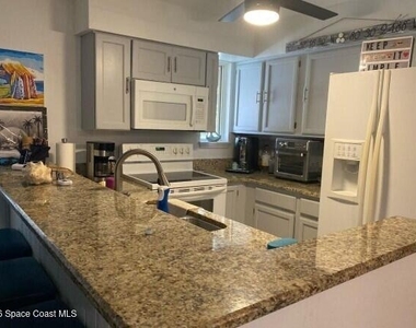6201 Treetop Drive - Photo Thumbnail 2