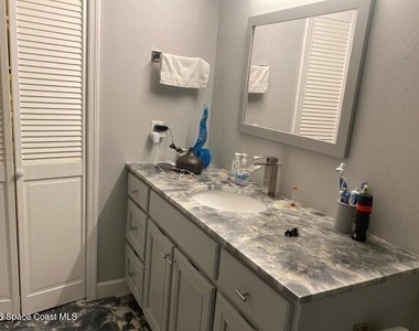 6201 Treetop Drive - Photo Thumbnail 7