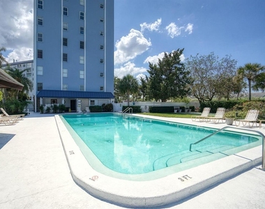 4939 Floramar Terrace - Photo Thumbnail 37