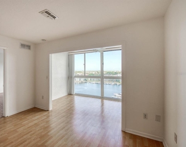 4939 Floramar Terrace - Photo Thumbnail 16