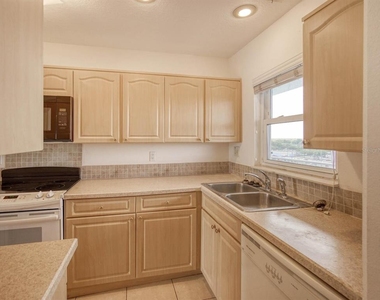 4939 Floramar Terrace - Photo Thumbnail 7