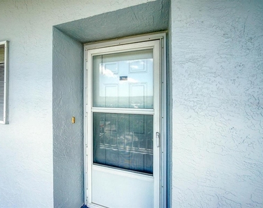 4939 Floramar Terrace - Photo Thumbnail 4