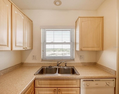 4939 Floramar Terrace - Photo Thumbnail 7