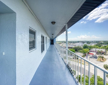 4939 Floramar Terrace - Photo Thumbnail 2