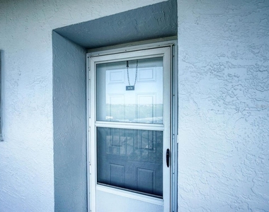 4939 Floramar Terrace - Photo Thumbnail 4