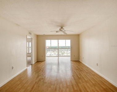 4939 Floramar Terrace - Photo Thumbnail 14