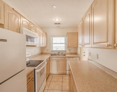 4939 Floramar Terrace - Photo Thumbnail 10
