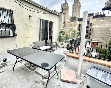 West 106th Street - Photo Thumbnail 1