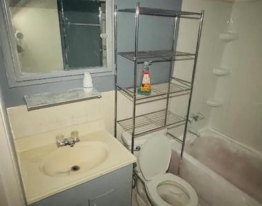 2353 Shelley Street - Photo Thumbnail 7