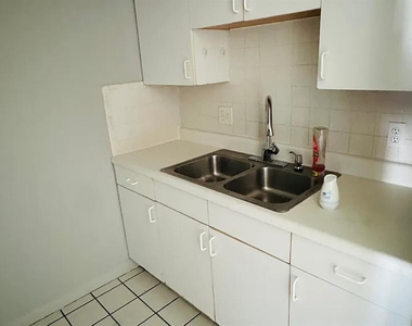 2353 Shelley Street - Photo Thumbnail 6