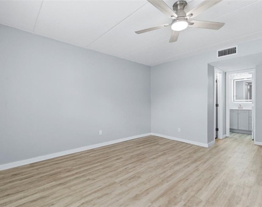 1125 83rd Avenue N - Photo Thumbnail 16