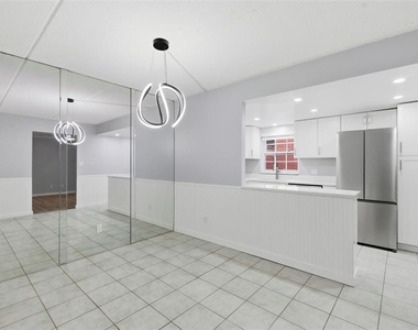 1125 83rd Avenue N - Photo Thumbnail 4