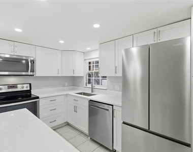 1125 83rd Avenue N - Photo Thumbnail 7