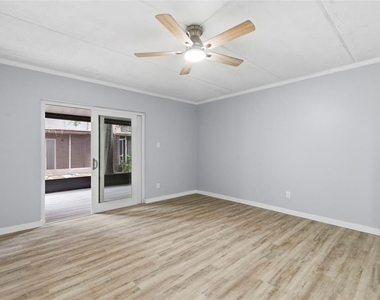 1125 83rd Avenue N - Photo Thumbnail 2