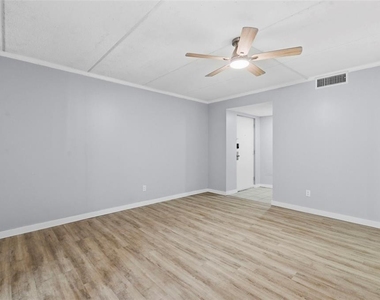 1125 83rd Avenue N - Photo Thumbnail 3