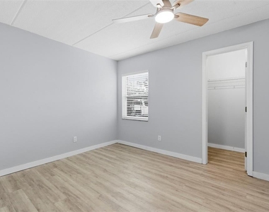 1125 83rd Avenue N - Photo Thumbnail 12