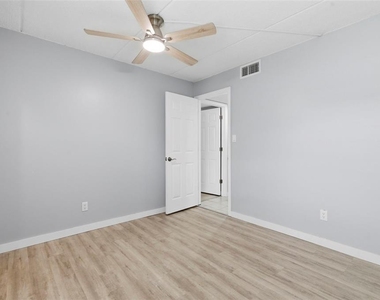 1125 83rd Avenue N - Photo Thumbnail 13