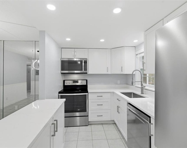 1125 83rd Avenue N - Photo Thumbnail 8