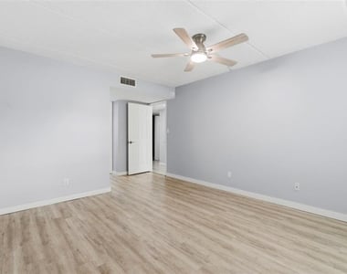 1125 83rd Avenue N - Photo Thumbnail 17