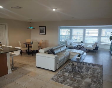 4165 13th Lane Ne - Photo Thumbnail 10