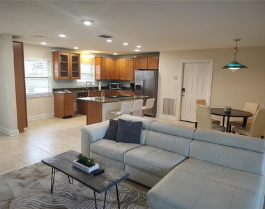 4165 13th Lane Ne - Photo Thumbnail 3