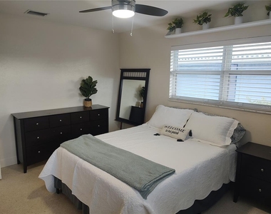 4165 13th Lane Ne - Photo Thumbnail 7