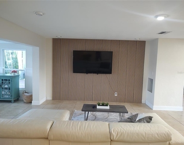 4165 13th Lane Ne - Photo Thumbnail 16