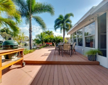 4165 13th Lane Ne - Photo Thumbnail 22