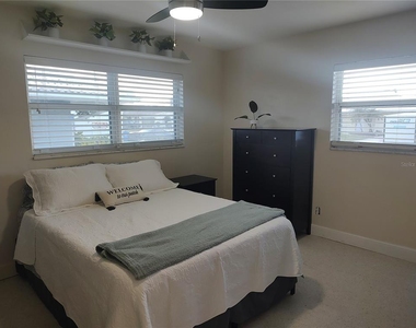 4165 13th Lane Ne - Photo Thumbnail 6