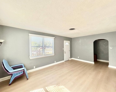 2720 Edwards Avenue S - Photo Thumbnail 5
