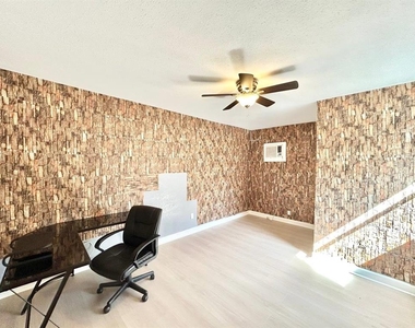 2720 Edwards Avenue S - Photo Thumbnail 15