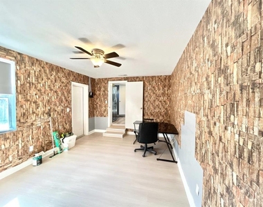 2720 Edwards Avenue S - Photo Thumbnail 17