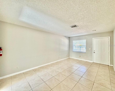 627 Wildwood Way - Photo Thumbnail 2