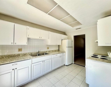 627 Wildwood Way - Photo Thumbnail 7