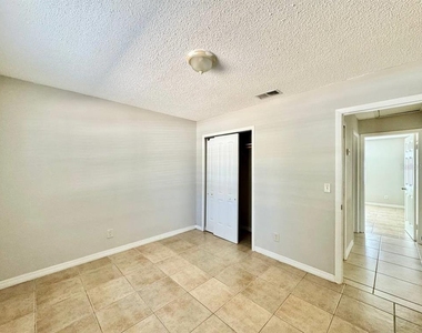 627 Wildwood Way - Photo Thumbnail 9