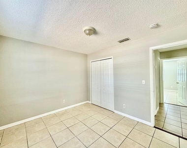 625 Wildwood Way - Photo Thumbnail 9
