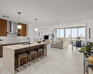 777 3rd Ave N - Photo Thumbnail 3