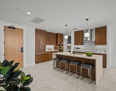 777 3rd Ave N - Photo Thumbnail 4