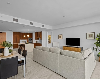 777 3rd Ave N - Photo Thumbnail 6