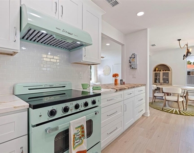 1579 Bayshore Boulevard - Photo Thumbnail 14