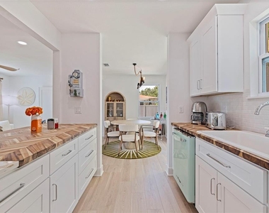 1579 Bayshore Boulevard - Photo Thumbnail 15