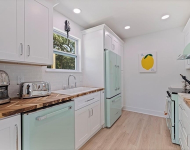 1579 Bayshore Boulevard - Photo Thumbnail 11