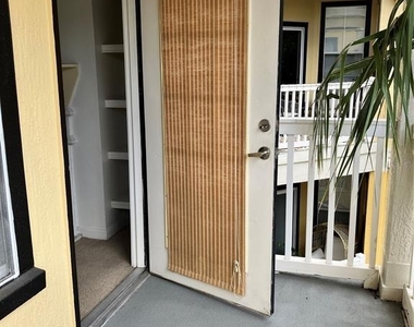 860 N Orange Avenue - Photo Thumbnail 14