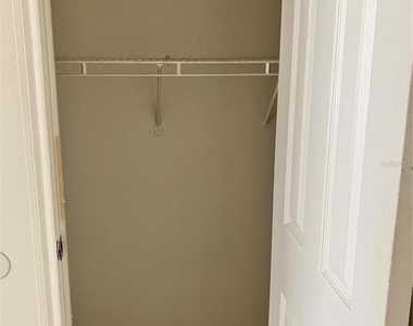 860 N Orange Avenue - Photo Thumbnail 10