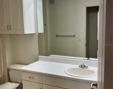 860 N Orange Avenue - Photo Thumbnail 13